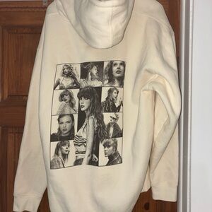 Taylor Swift The Eras Tour Hoodie Womens 2XL Cream Graphic Print Sweatshirt